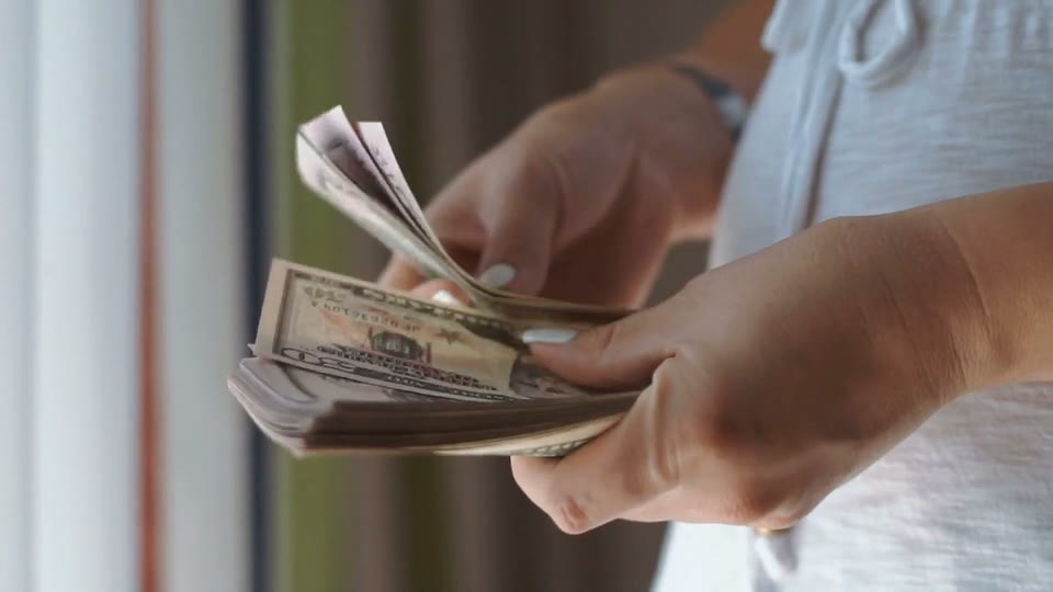 Financial freedom - Counting cash